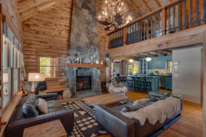 Hooga House on the West Shore - Stunning Log Cabin w Private Hot Tub - Pet Friendly!